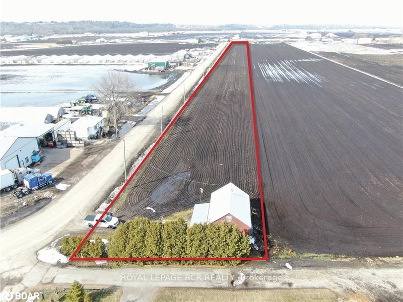 695 Strawberry Lane, King, L3Y 4V9 | Image 2