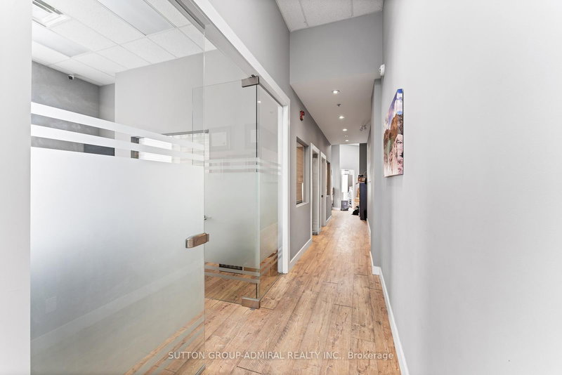 101 - 10376 Yonge St, Richmond Hill, L4C 3B8 | Image 3