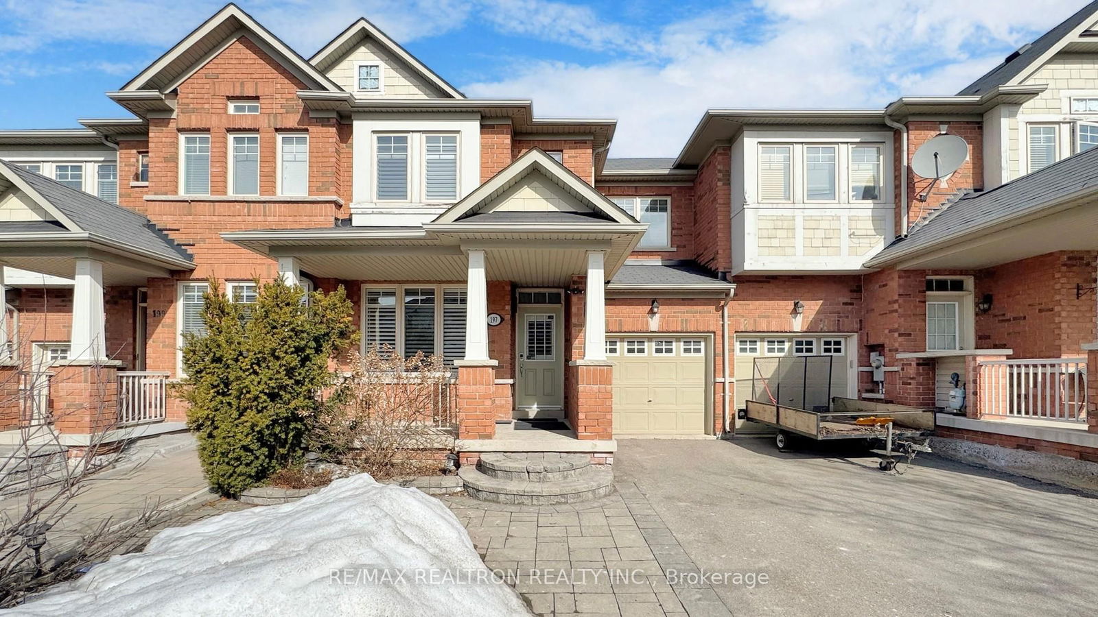 Townhouse for sale at 197 Shirrick Drive, Richmond Hill, Jefferson, L4E 4Y4 - MLS: N12024988