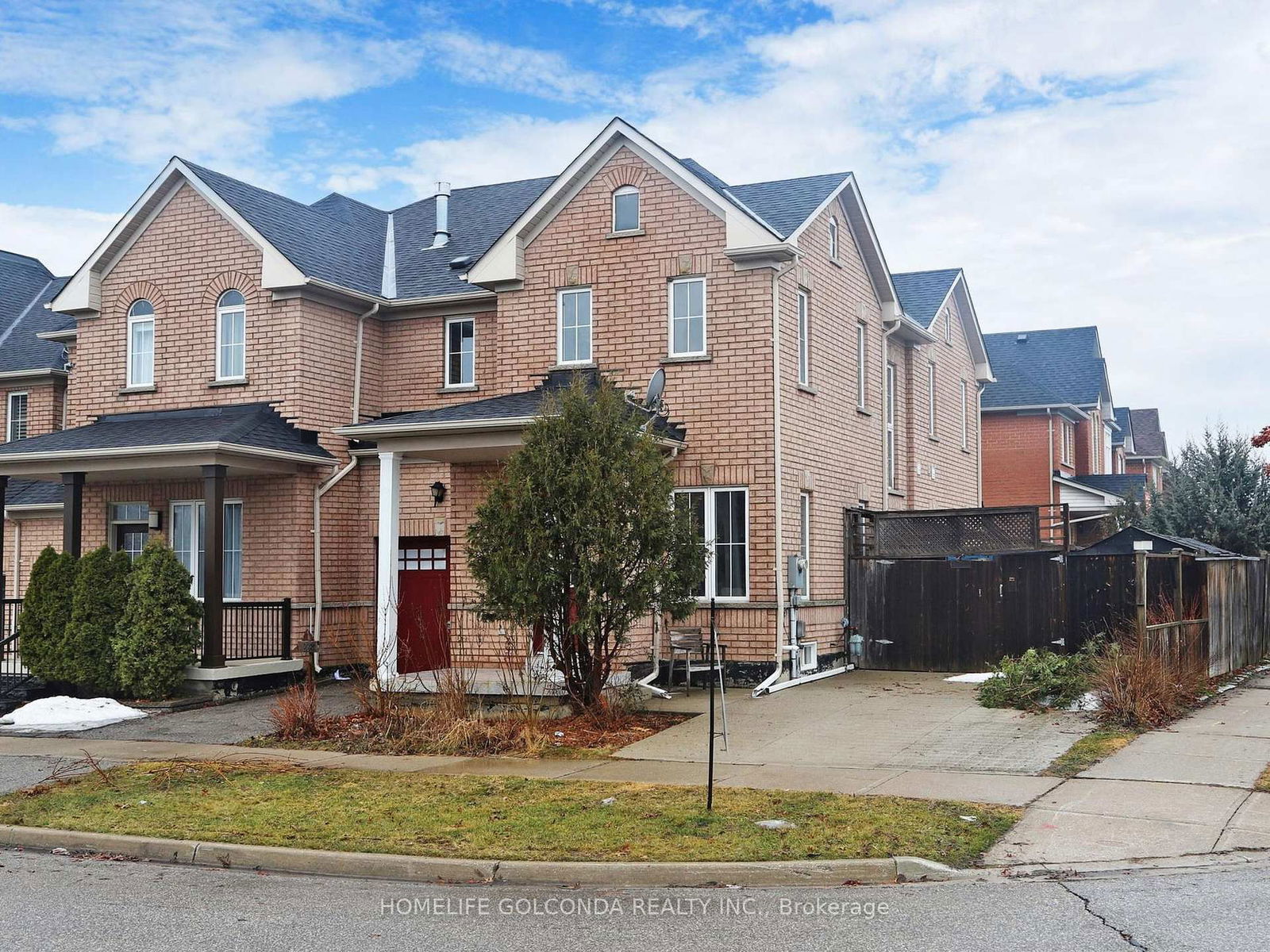 Townhouse for sale at 28 Barnwood Drive, Richmond Hill, Oak Ridges Lake Wilcox, L4E 5A3 - MLS: N12024994