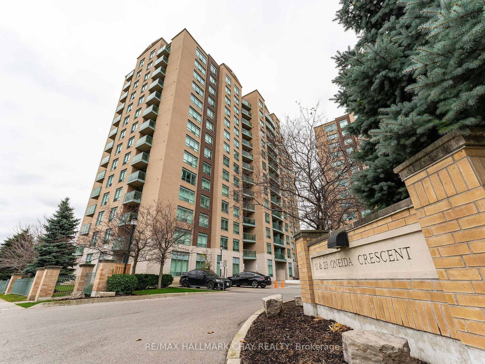 Condo for sale at 406-11 Oneida Crescent, Richmond Hill, Langstaff, L4B 0A1 - MLS: N12025136