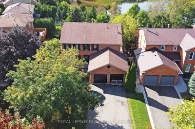 67 Attridge Dr, Aurora - Aurora Village