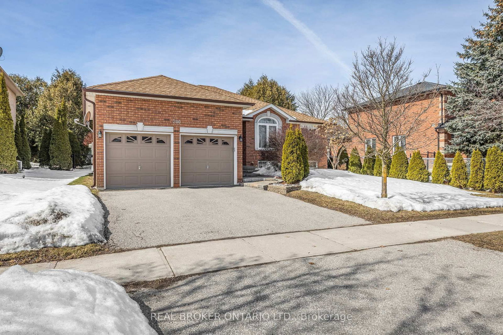 Detached House for sale at 200 Melbourne Drive, Bradford West Gwillimbury, Bradford, L3Z 2Y8 - MLS: N12025604