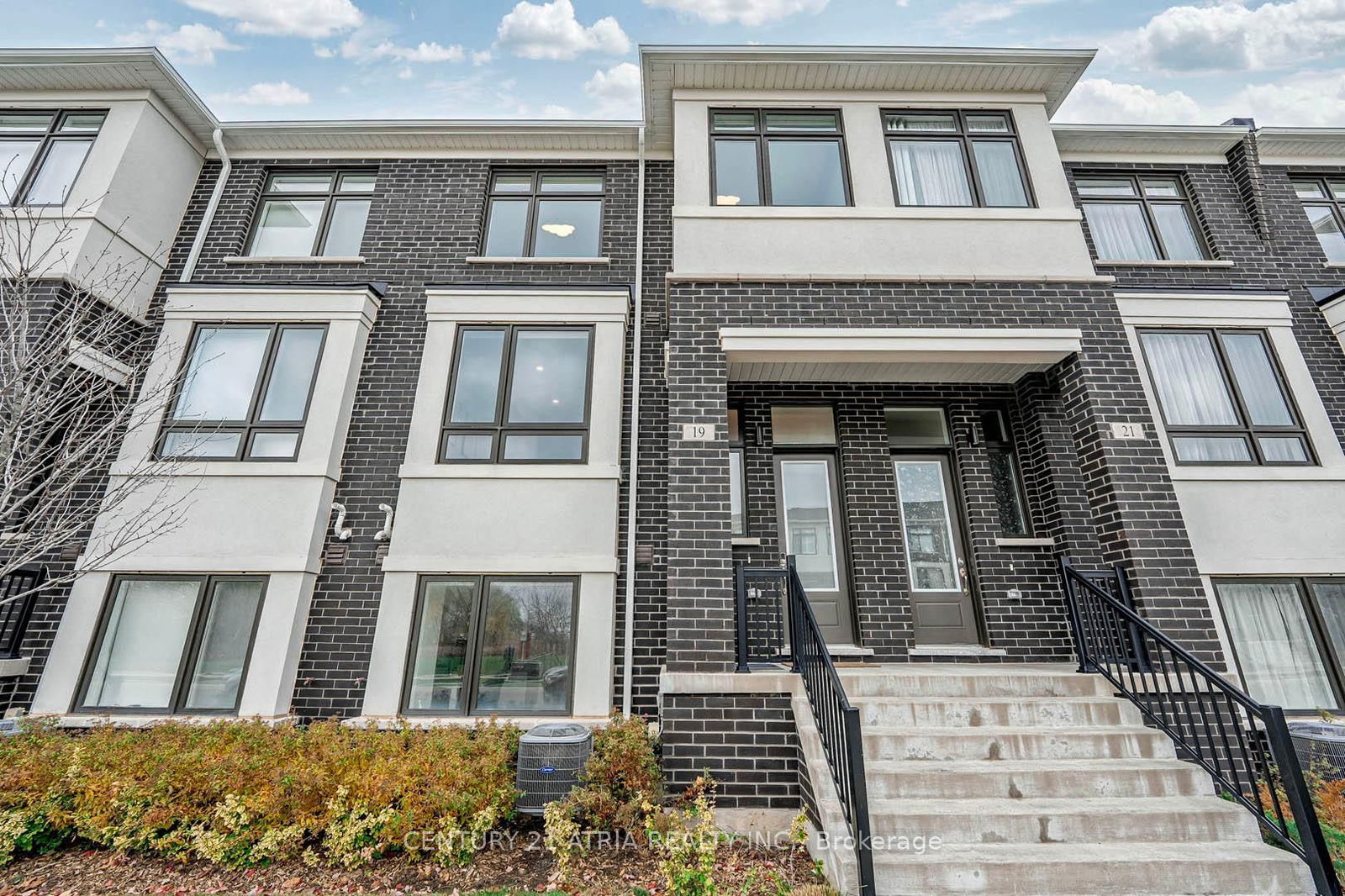 Townhouse for sale at 19 William Russell Lane, Richmond Hill, Westbrook, L4C 5S6 - MLS: N12025889