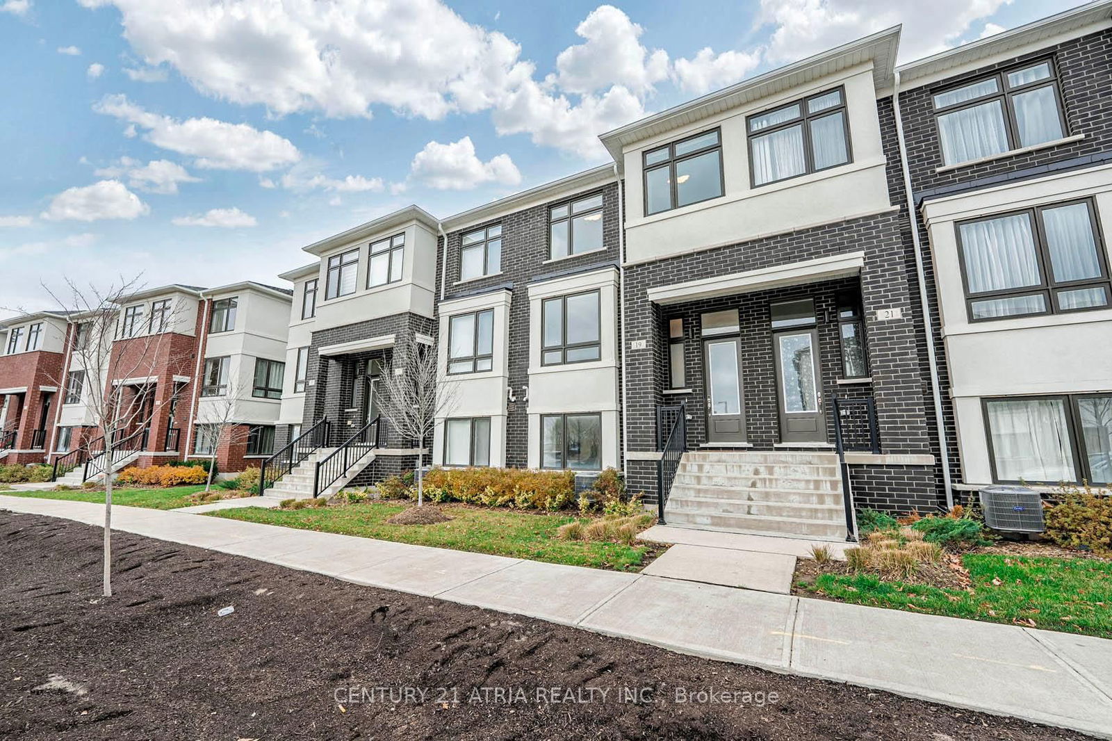 Townhouse for sale at 19 William Russell Lane, Richmond Hill, Westbrook, L4C 5S6 - MLS: N12025889