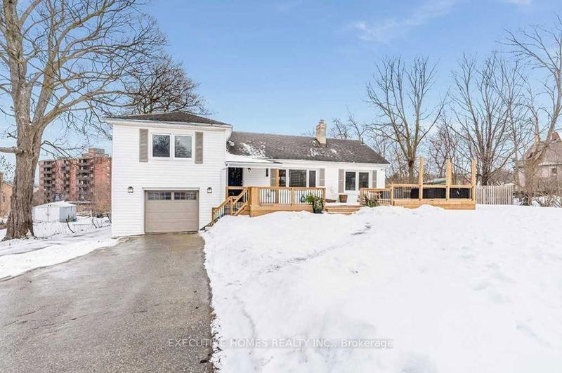 home for lease on 136 John Street W