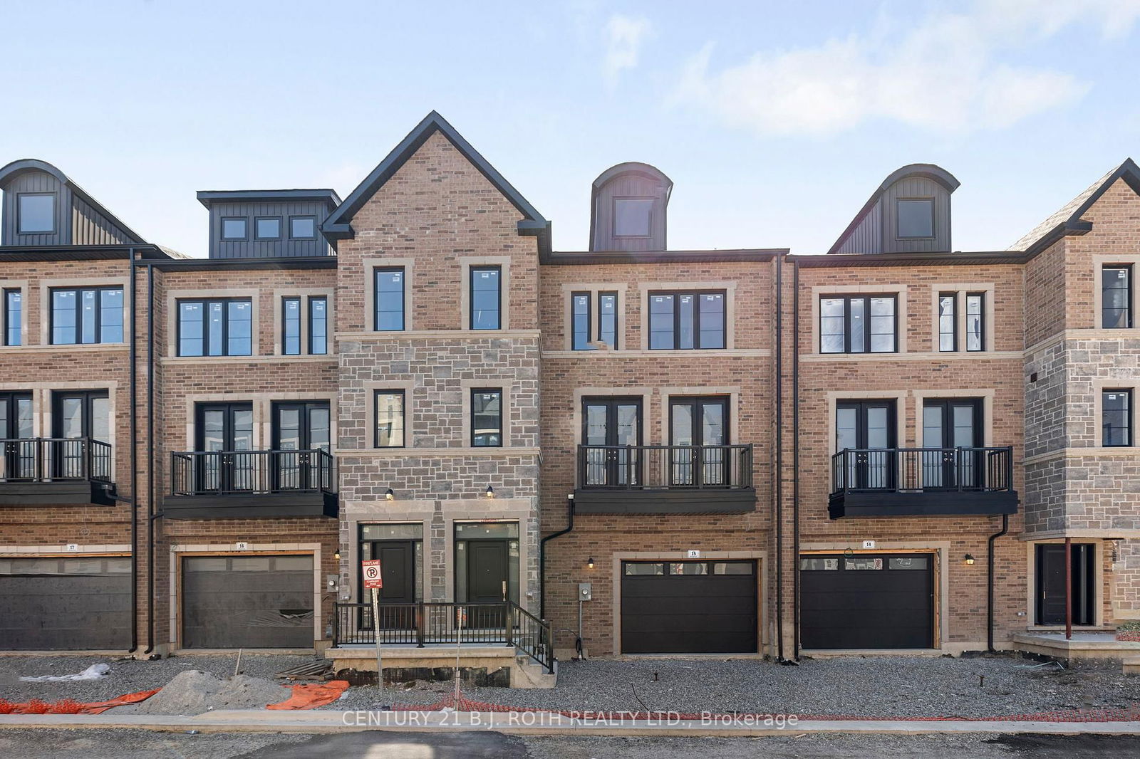 Townhouse for lease at 15-260 EAGLE Street, Newmarket, Central Newmarket, L3Y 1K1 - MLS: N12026927