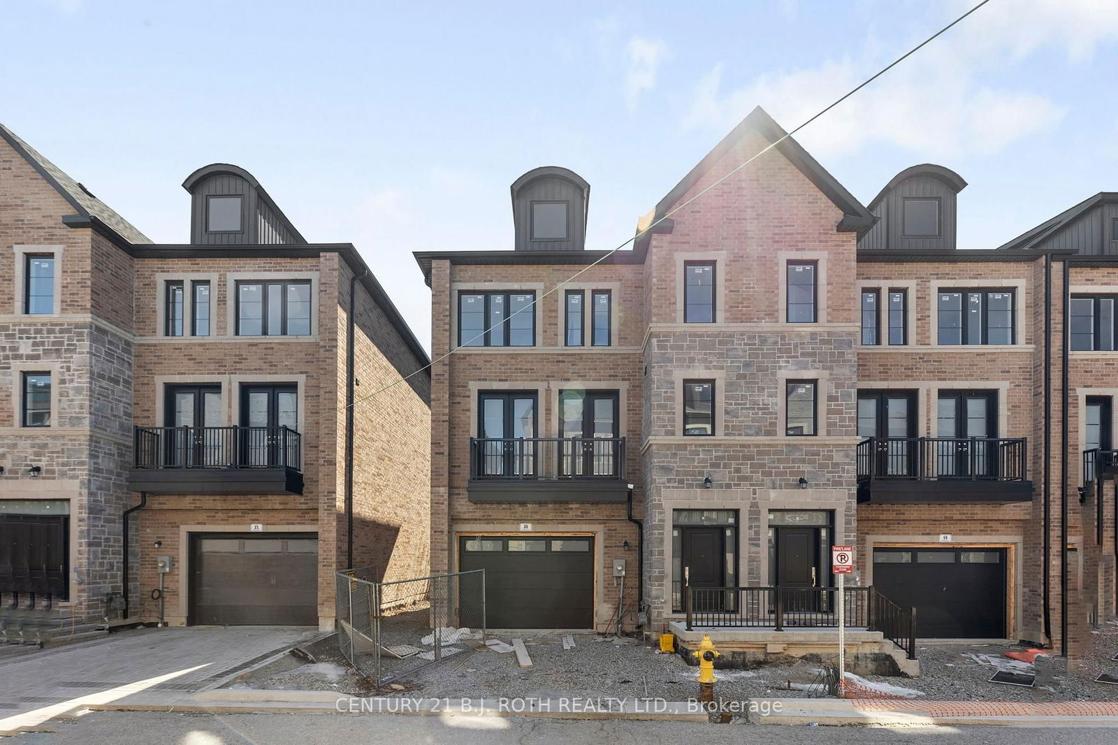 Townhouse for lease at 20-260 EAGLE Street, Newmarket, Central Newmarket, L3Y 1K1 - MLS: N12026929