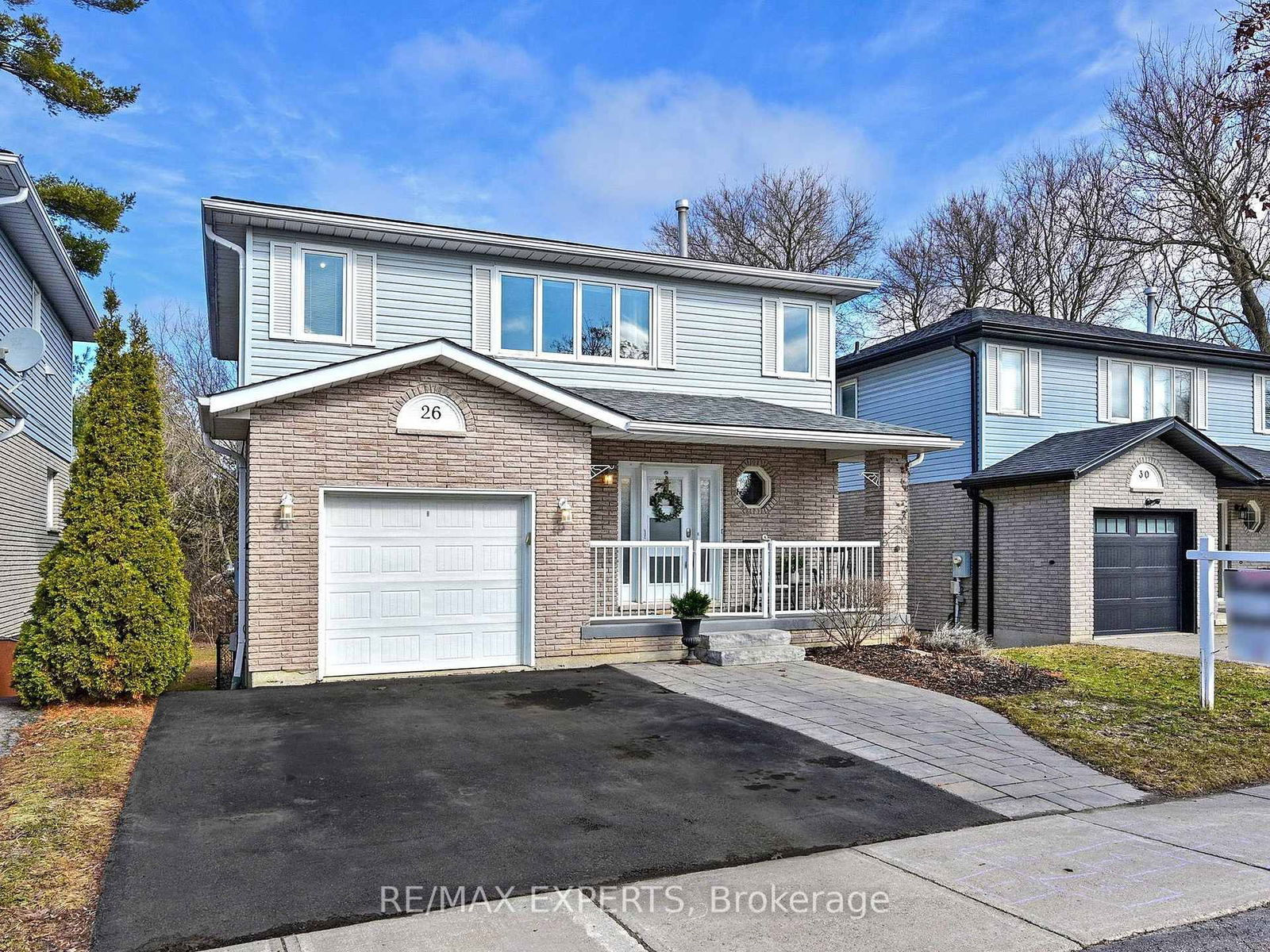 Detached House for sale at 26 Thompson Drive, East Gwillimbury, Holland Landing, L9N 1L8 - MLS: N12029059