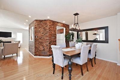 90 Brightsview Dr, Richmond Hill - Oak Ridges image-0-3