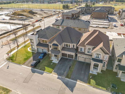 123 Halldorson Ave, Aurora - Bayview Northeast