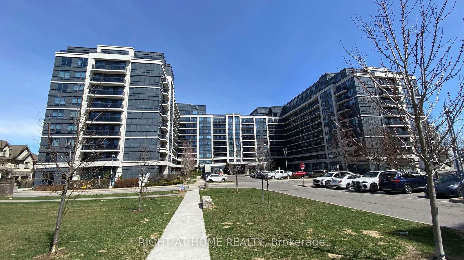 Condo leased at 506-372 Highway 7 Street, Richmond Hill, Doncrest, L4B 0C6 - MLS: N12035609