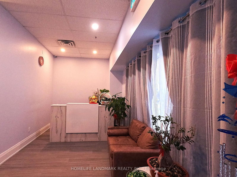 7 - 160 East Beaver Creek Rd, Richmond Hill, L4B 3L4 | Image 2