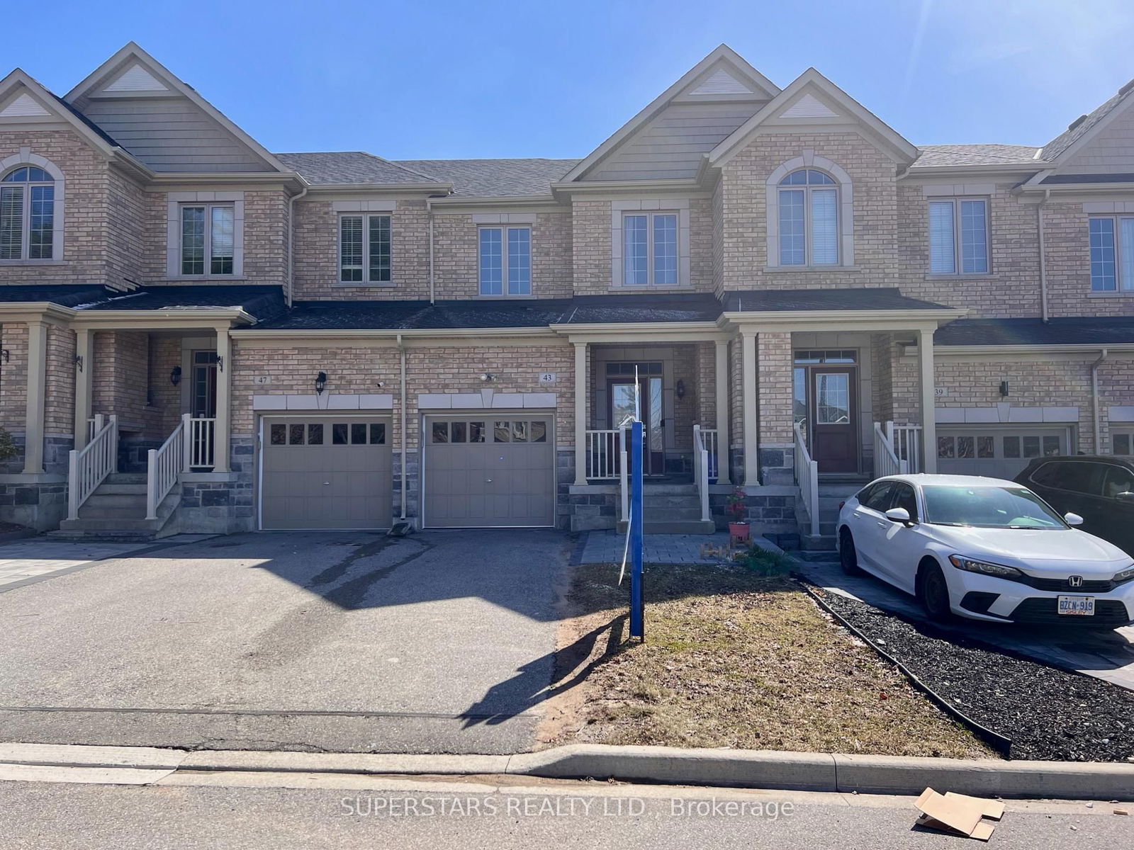 Townhouse for sale at 43 Radial Drive, Aurora, Rural Aurora, L4G 0Z8 - MLS: N12035766