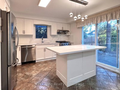 92 Breckonwood Crescent — more photos