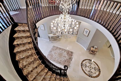 28 Edmund Cres, Richmond Hill - Bayview Hill image-0-3