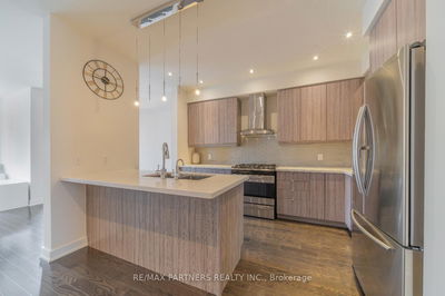 43 Dariole Dr, Richmond Hill - Rural Richmond Hill image-0-4