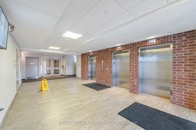 Unit 209 — 39 New Delhi Dr, Markham - Cedarwood image-0-3