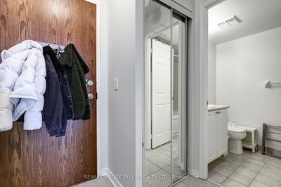 Unit 1008 — 11 Oneida Cres, Richmond Hill - Langstaff image-0-3
