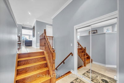 163 Humberland Dr, Richmond Hill - Oak Ridges image-0-4