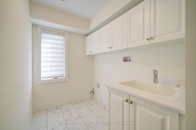 9 Abbeyhill Lane, Markham - Angus Glen image-0-4
