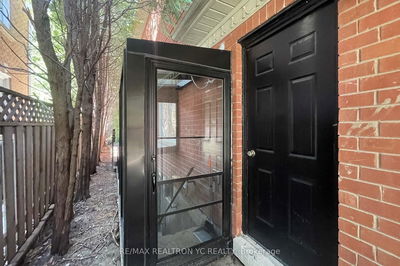 Unit Bsmt — 4 Theobalds Circ, Richmond Hill - Mill Pond image-0-1