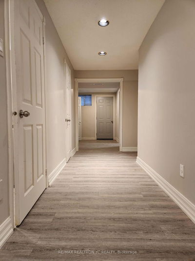 Unit Bsmt — 4 Theobalds Circ, Richmond Hill - Mill Pond image-0-2