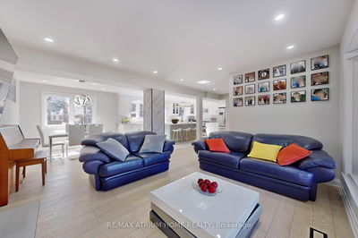 72 Laverock Ave, Richmond Hill - Mill Pond image-0-4