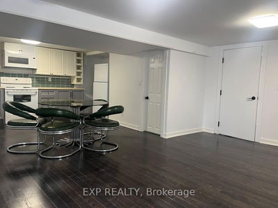 7 Glass Dr, Aurora - Aurora Heights image-0-3