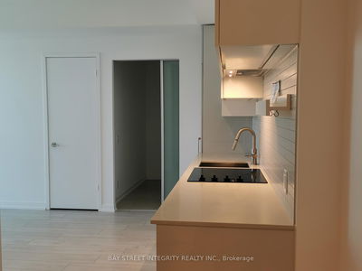 Unit 5112 — 898 Portage Pkwy, Vaughan - Vaughan Corporate Centre image-0-2