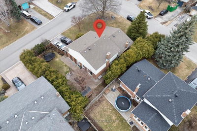 27 Blue Spruce Lane, Markham - Royal Orchard image-0-2