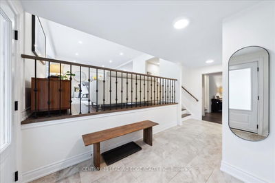 27 Blue Spruce Lane, Markham - Royal Orchard image-0-4