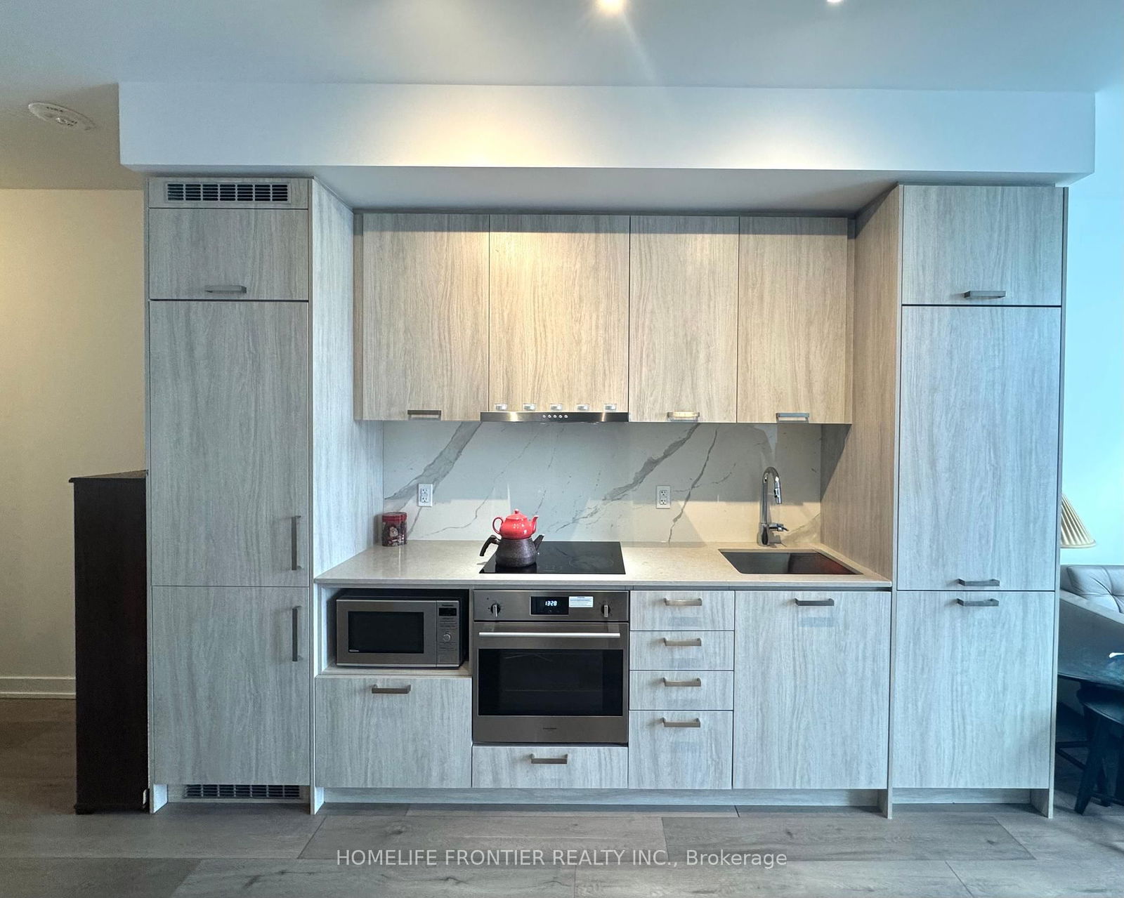 Condo leased at 1111-38 Honeycrisp Crescent, Vaughan, Vaughan Corporate Centre, L4K 0M7 - MLS: N12038103