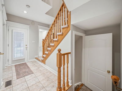 Unit 14 — 190 Harding Blvd, Richmond Hill - North Richvale image-0-2