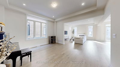 97 Halldorson Ave, Aurora - Bayview Northeast image-0-3