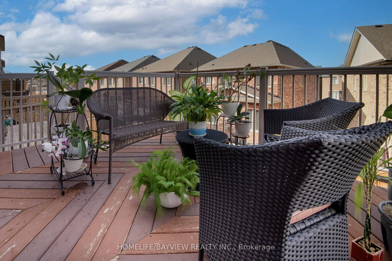 22 Walter Tunny Cres, East Gwillimbury, L9N 0R4 | Image 3