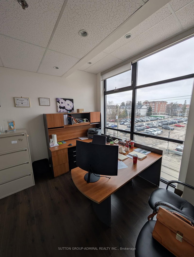 301 - 10376 Yonge St, Richmond Hill, L4C 3B8 | Image 3