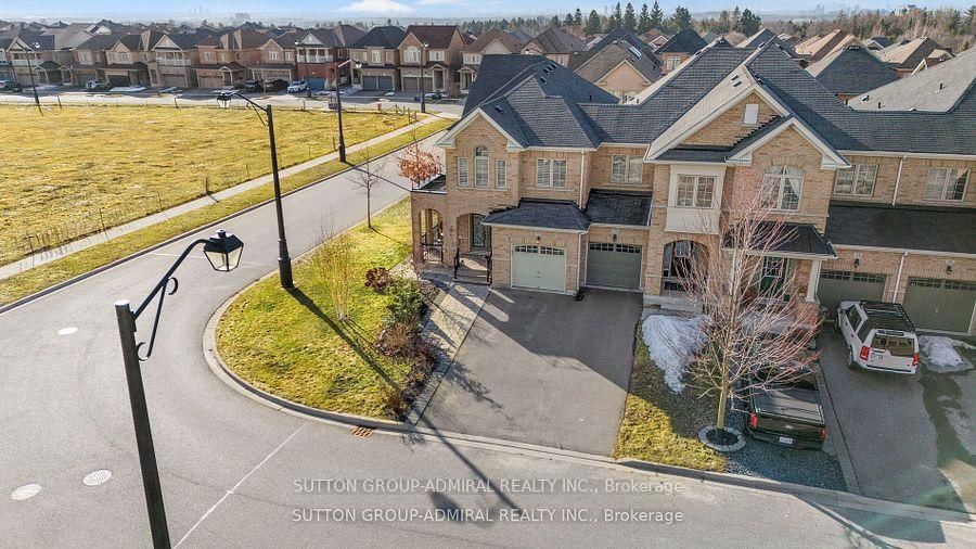 Townhouse sold at 75 Paper Mills Crescent, Richmond Hill, Jefferson, L4E 0V4 - MLS: N12047293