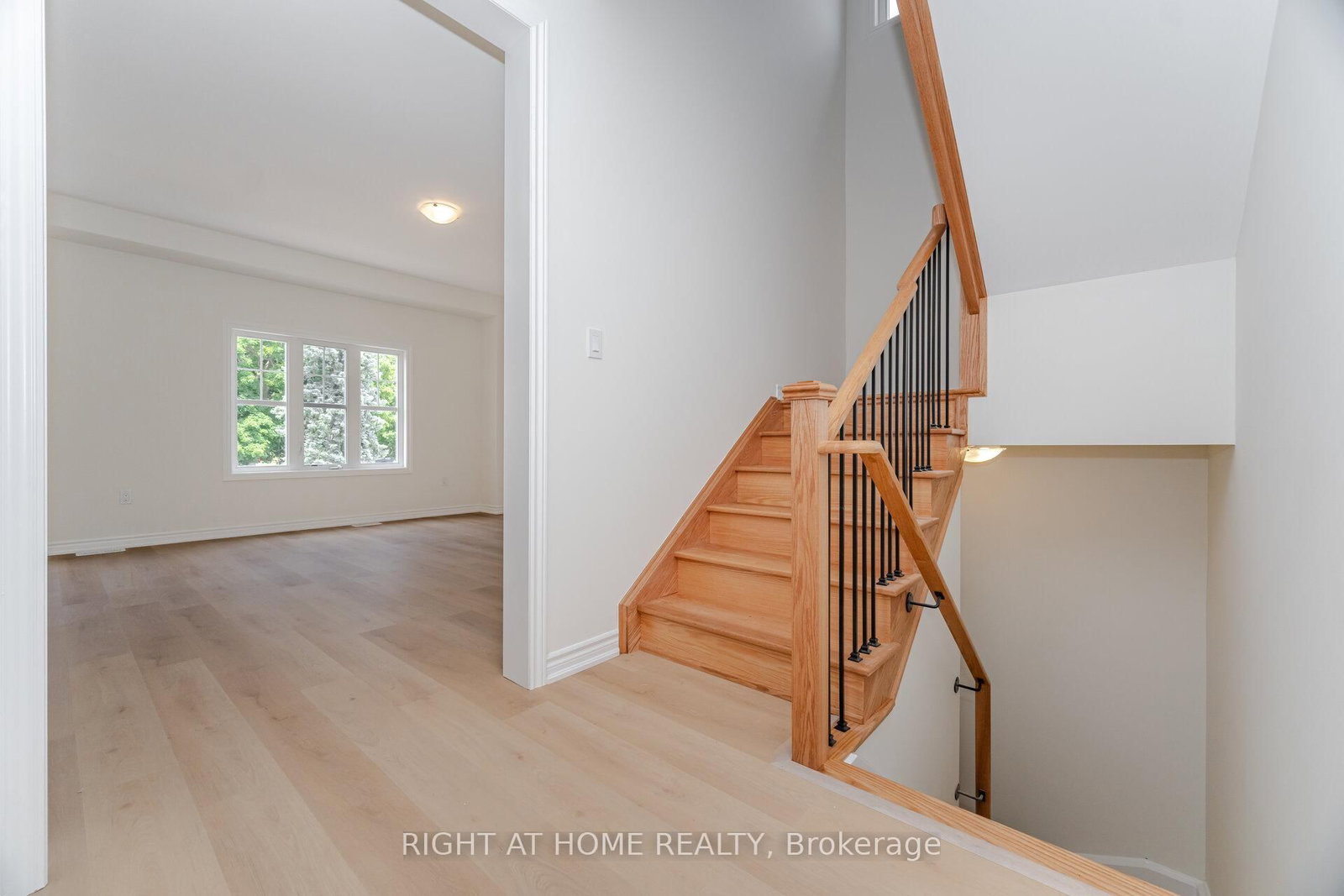 Detached House for sale at 16 Ravenscraig Place, Innisfil, Ontario, L0L 1L0 - Cookstown - MLS: N12050042