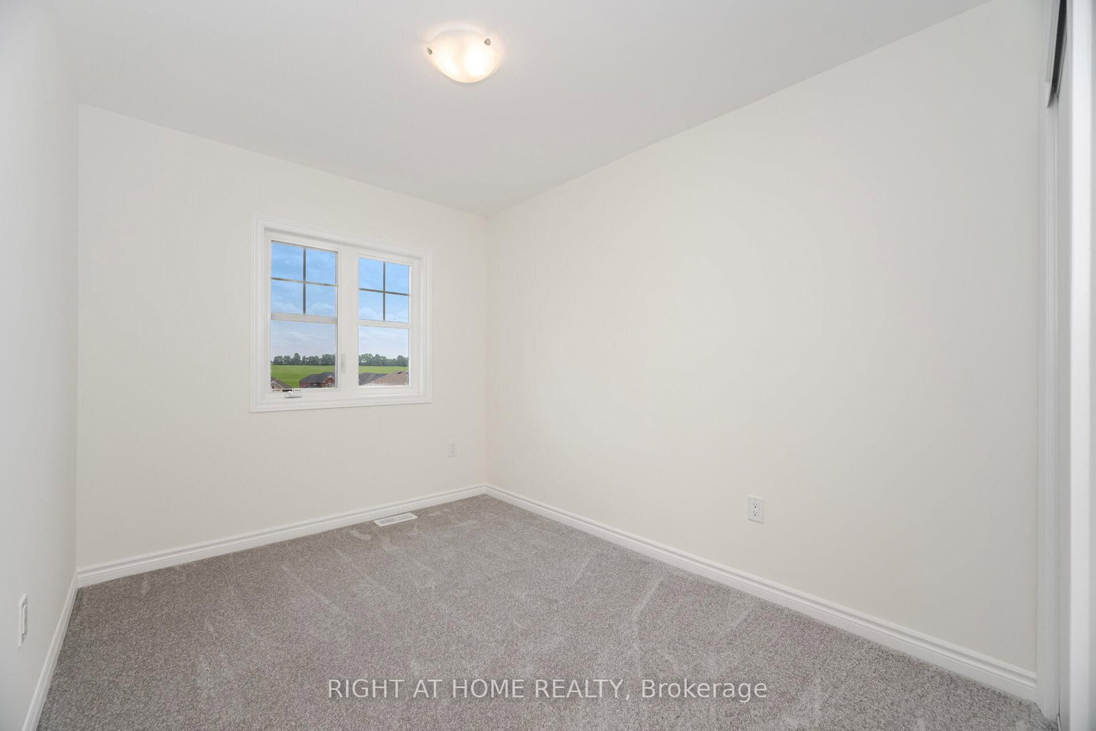 Detached House for sale at 16 Ravenscraig Place, Innisfil, Ontario, L0L 1L0 - Cookstown - MLS: N12050042