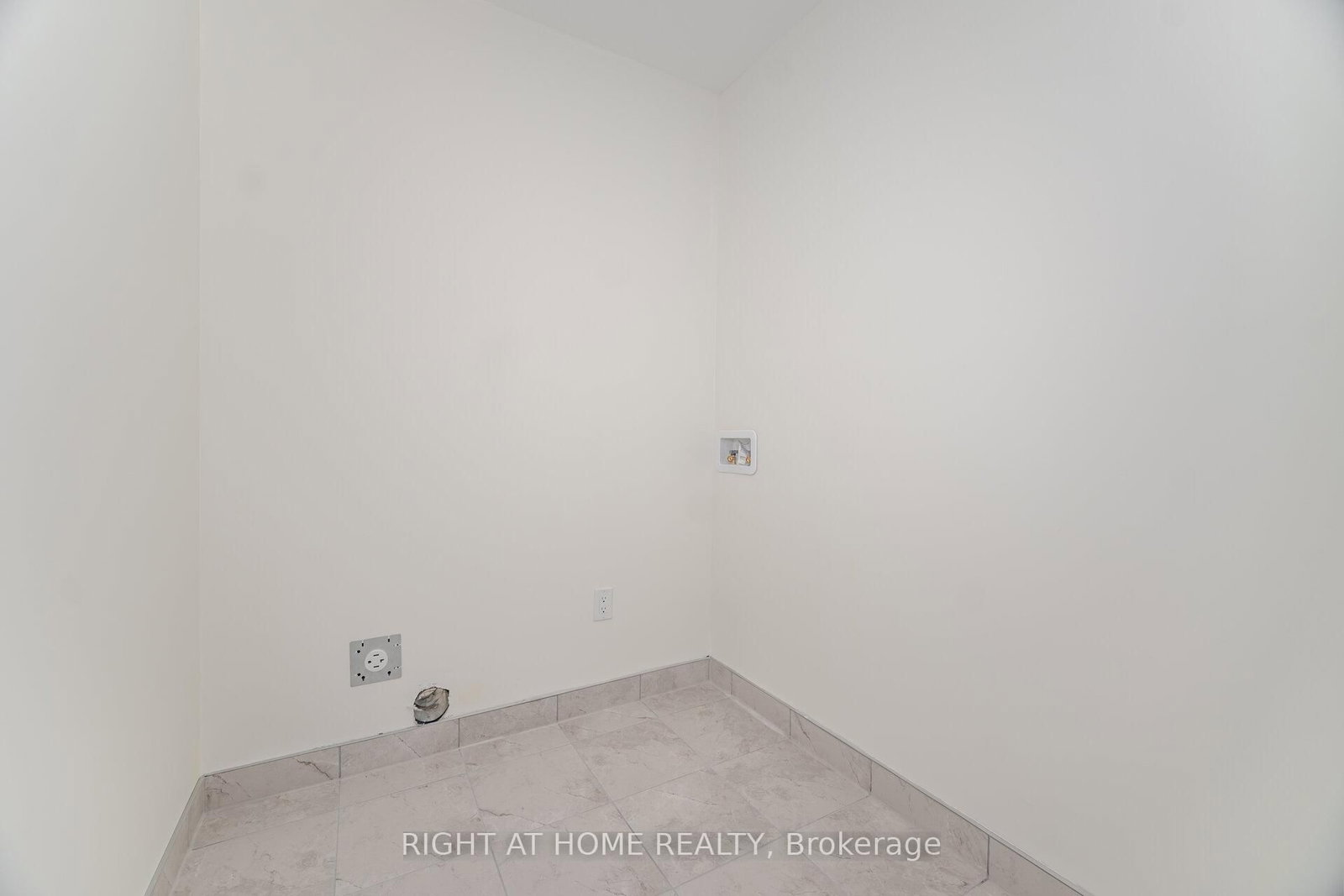 Detached House for sale at 16 Ravenscraig Place, Innisfil, Ontario, L0L 1L0 - Cookstown - MLS: N12050042