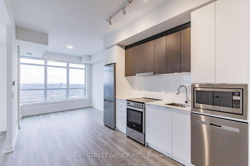 home for lease on B2908-50 Upper Mall Way