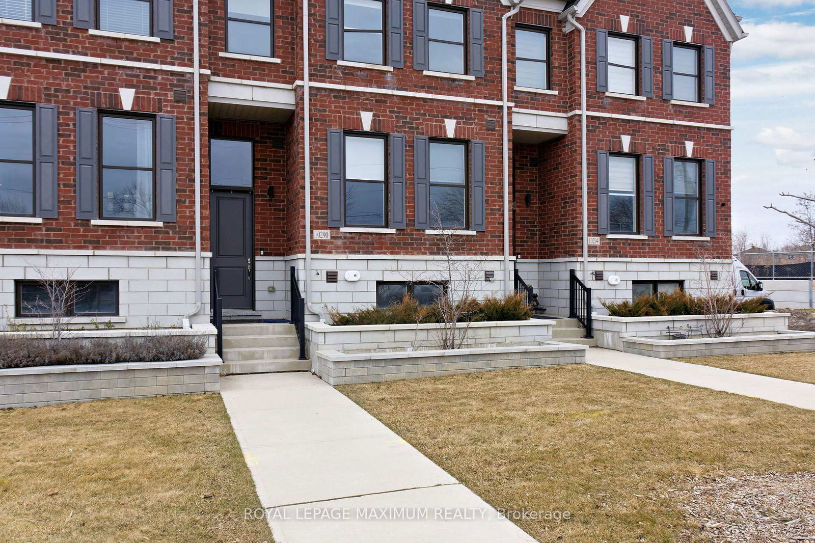 Townhouse leased at 10290 Keele Street, Vaughan, Maple, L6A 3Y9 - MLS: N12052857