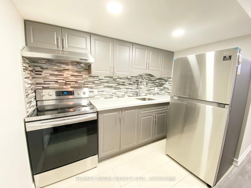 4 Reddington Rd, Markham, L3S 0E2 | Image 2