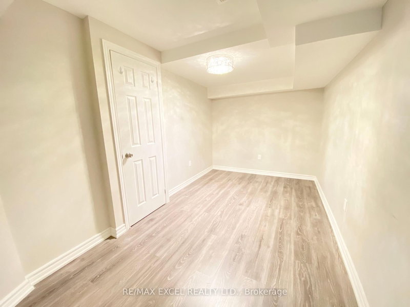 4 Reddington Rd, Markham, L3S 0E2 | Image 3