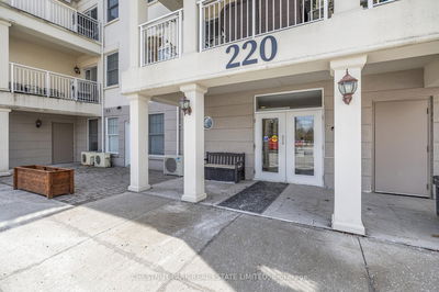 Unit 311 — 220 Main St, Uxbridge - Uxbridge image-0-1
