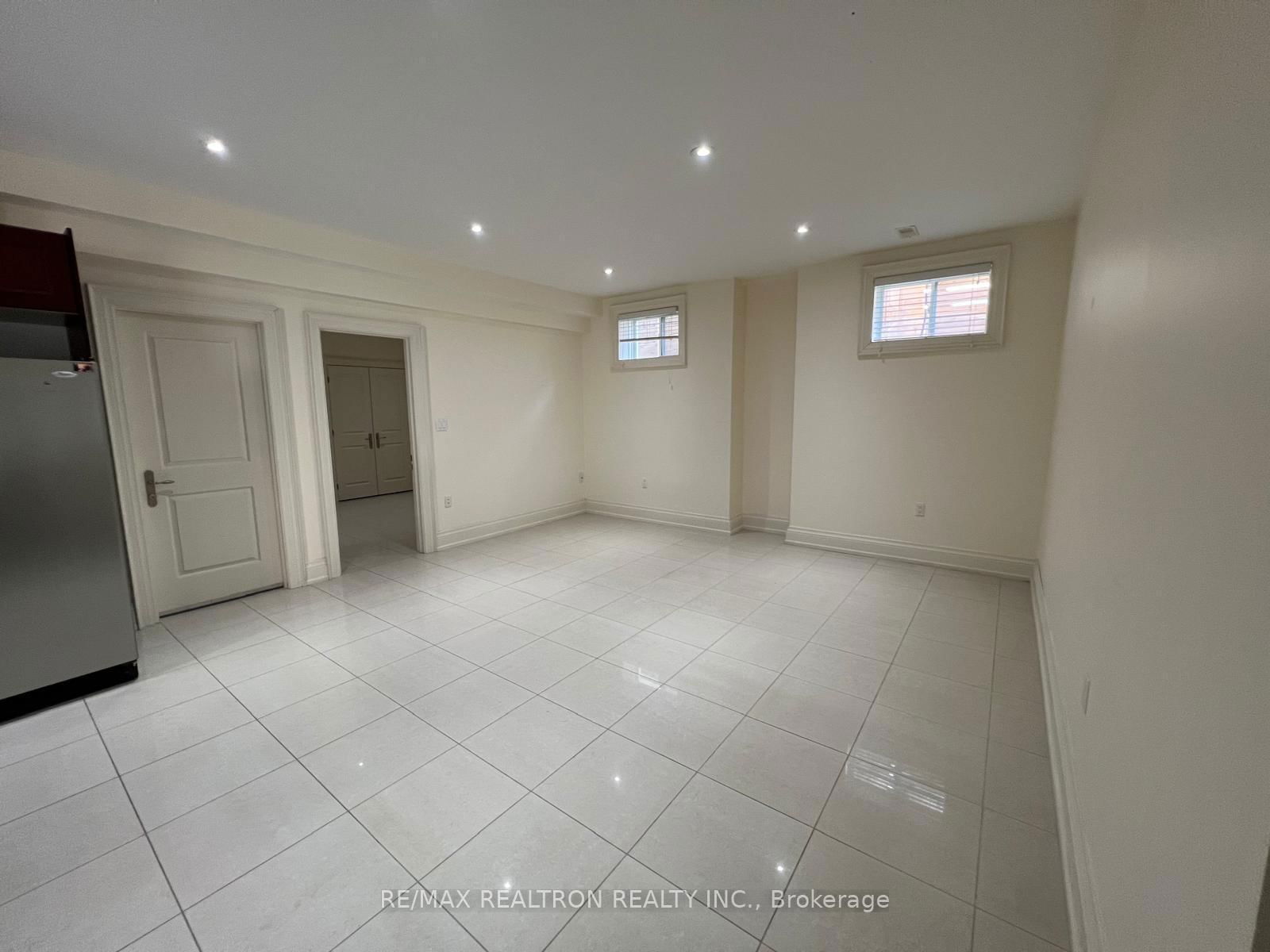 Detached House for lease at BSMT-133 Elmwood Avenue, Richmond Hill, Harding, L4C 1K8 - MLS: N12058383