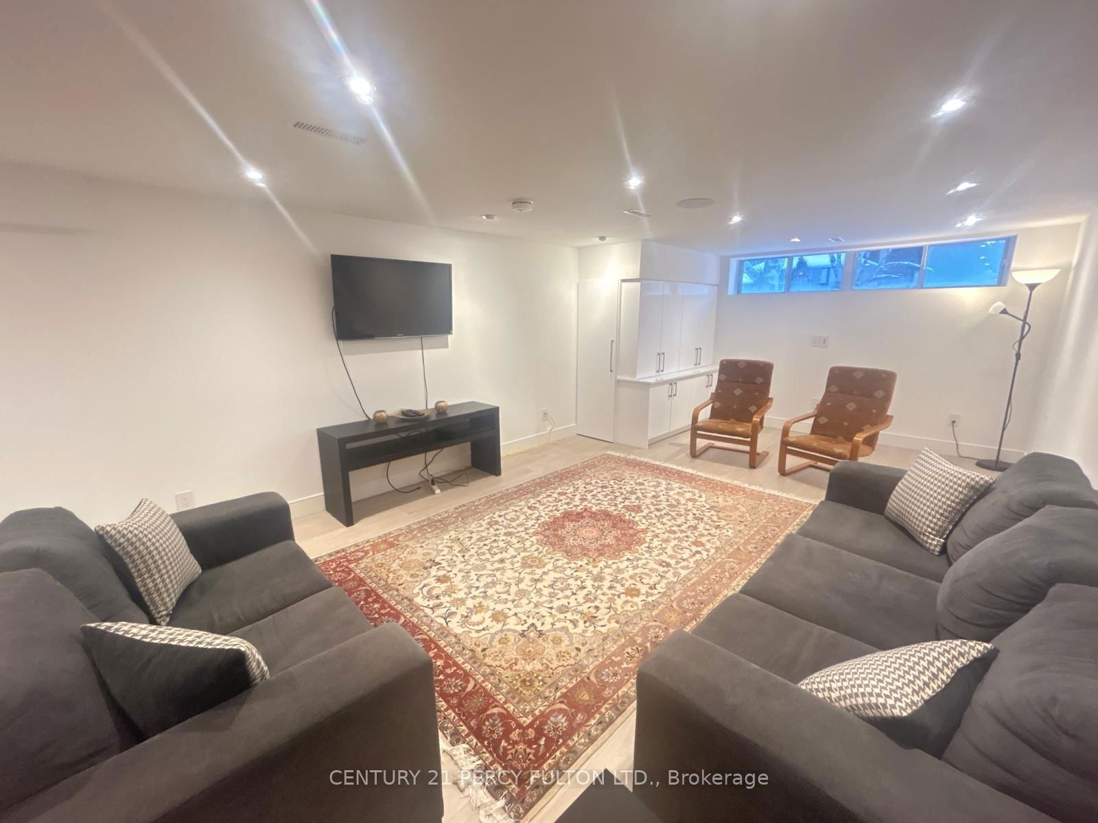 Detached House for lease at #Bsmt-19 Holman Crescent, Aurora, Aurora Heights, L4G 1Z8 - MLS: N12060476