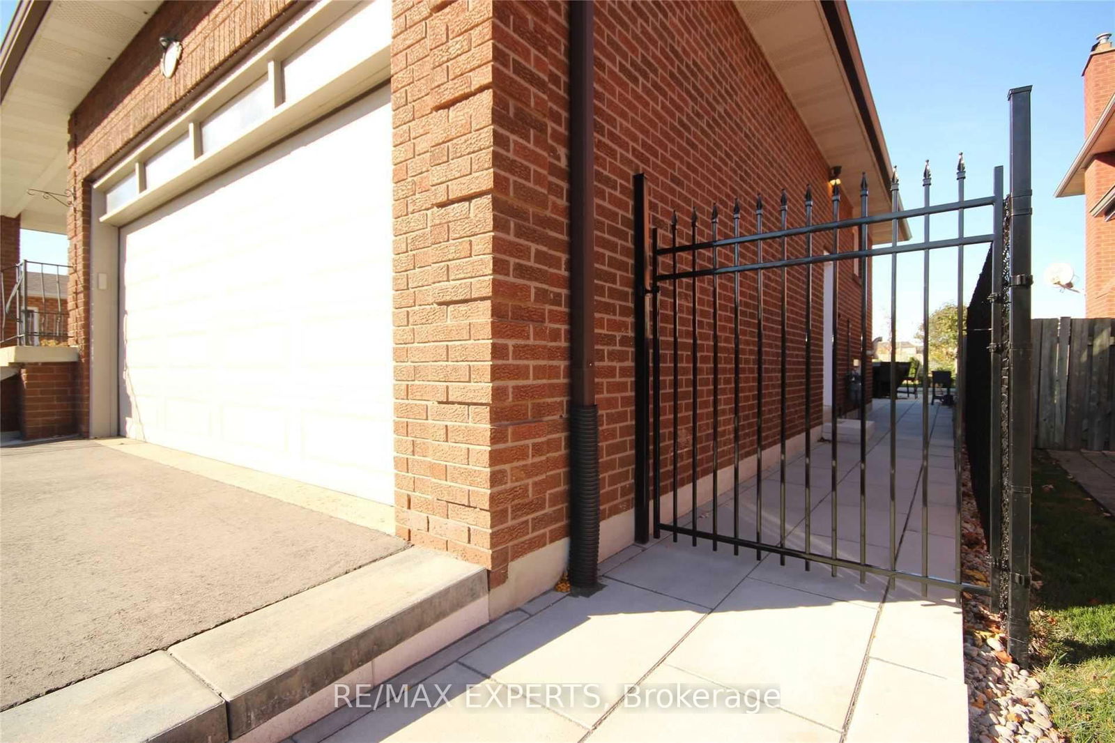 Building at 178 Helen Street, Vaughan, East Woodbridge
