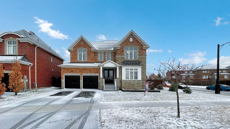16 Vivian creek Rd, East Gwillimbury, L0G 1M0 | Image 3